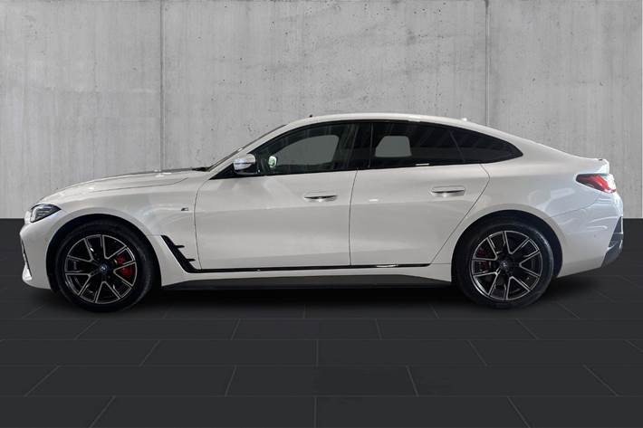 Hvid BMW i4 fra 2025