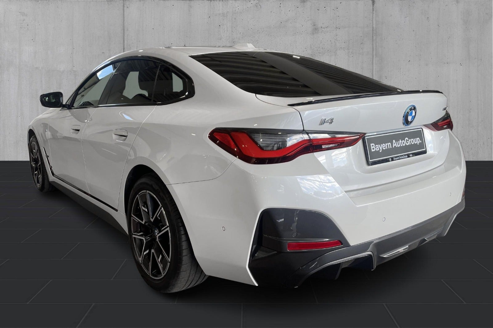 Hvid BMW i4 fra 2025