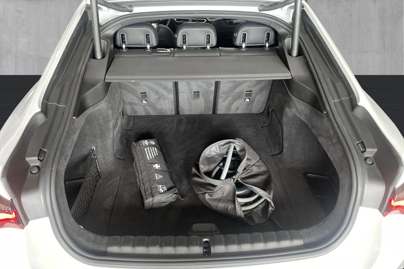 Hvid BMW i4 fra 2025