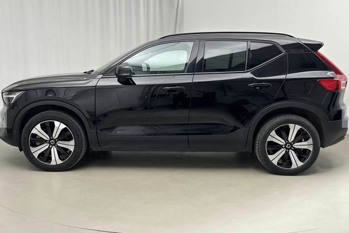 Sort Volvo XC40 fra 2023