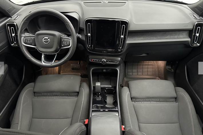 Sort Volvo XC40 fra 2023