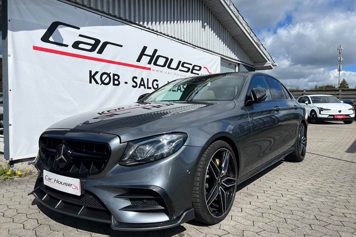 Grå Mercedes E350 fra 2017