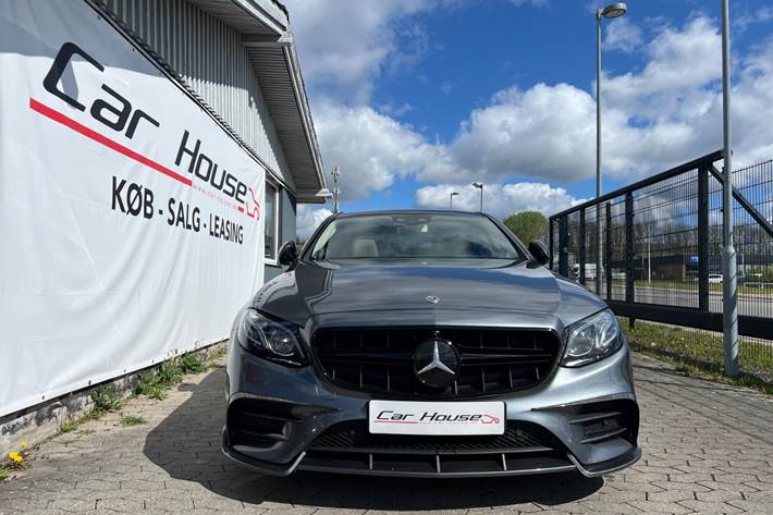 Grå Mercedes E350 fra 2017