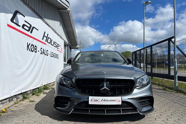Grå Mercedes E350 fra 2017