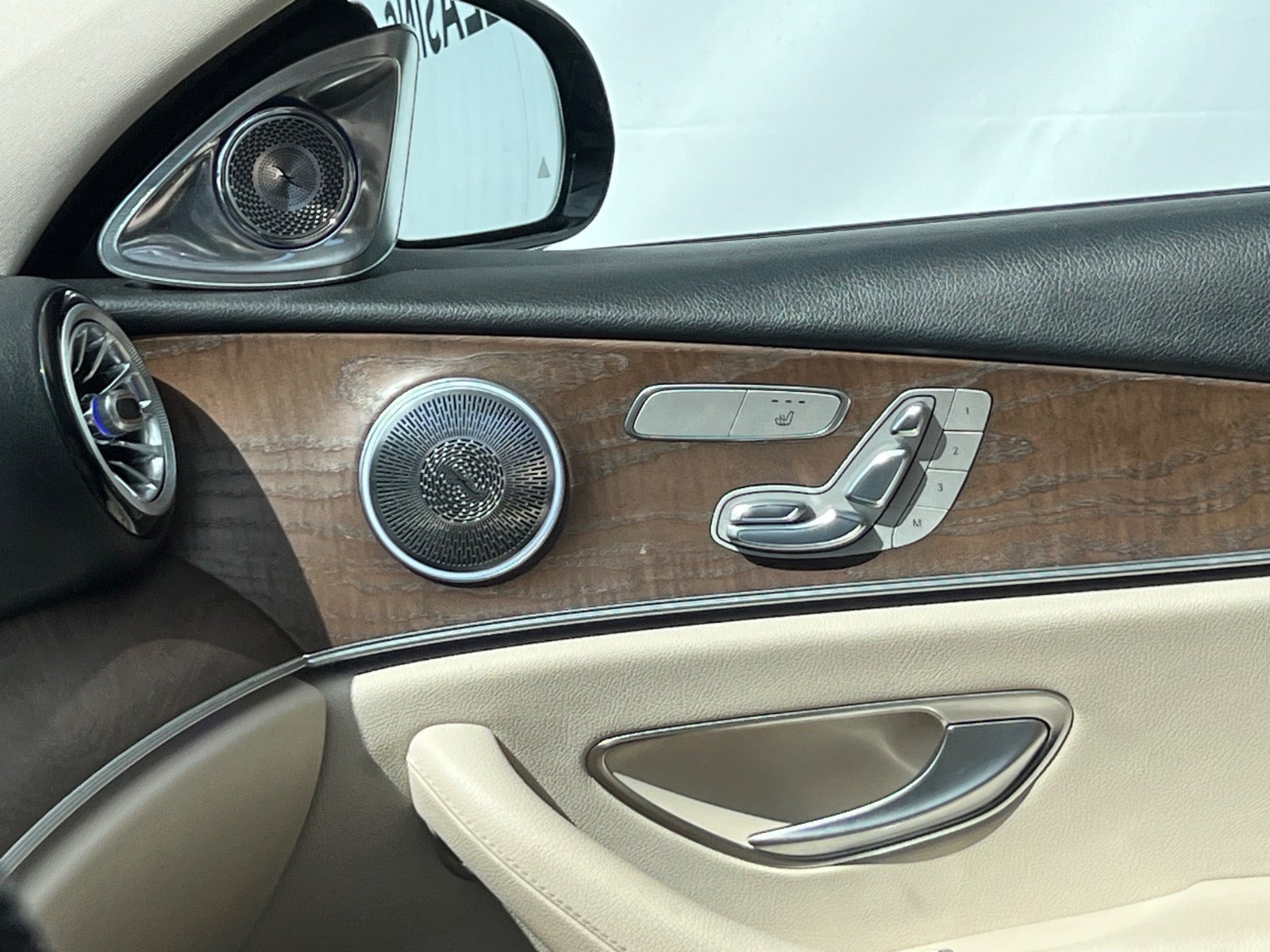 Grå Mercedes E350 fra 2017