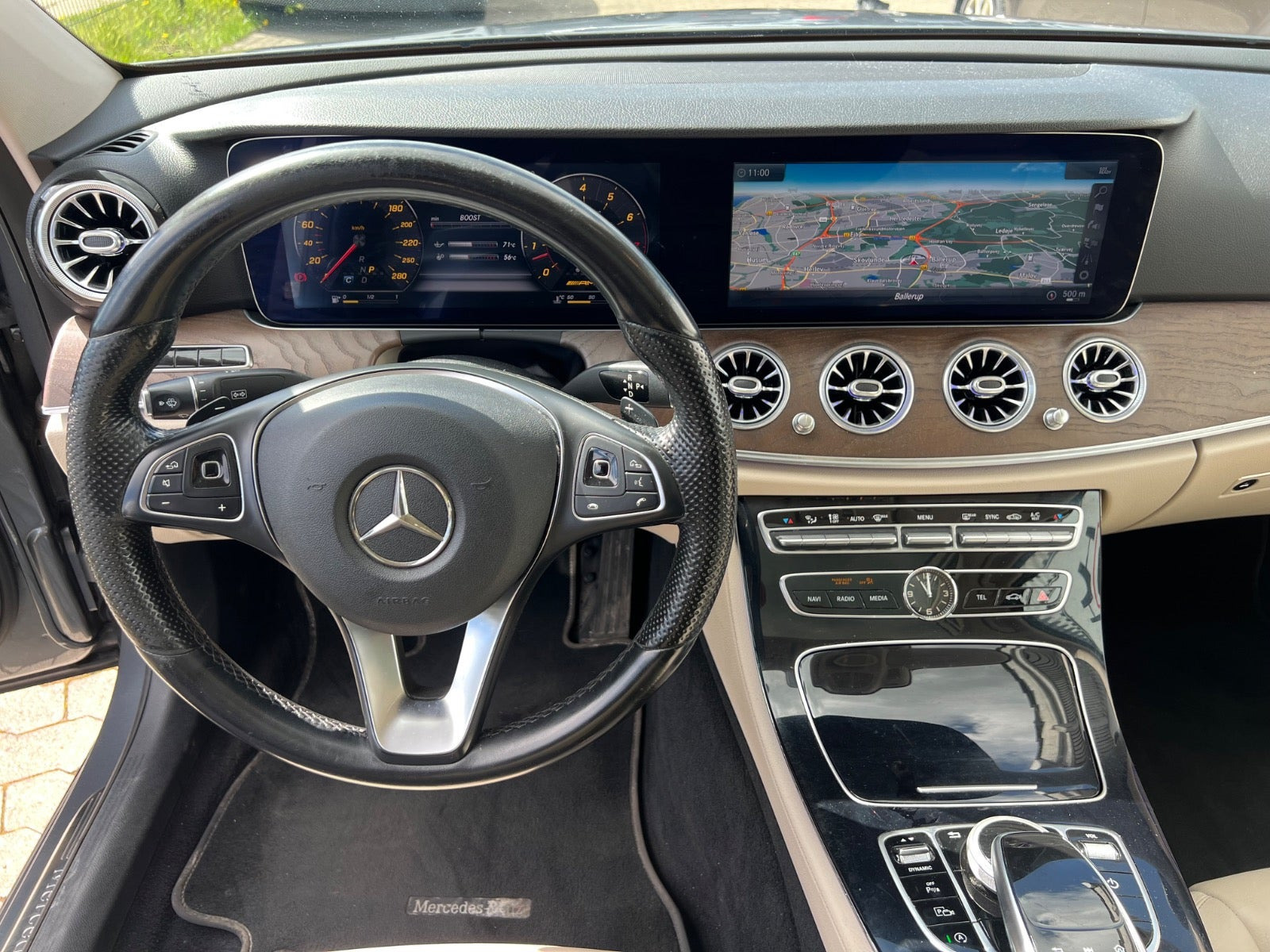 Grå Mercedes E350 fra 2017