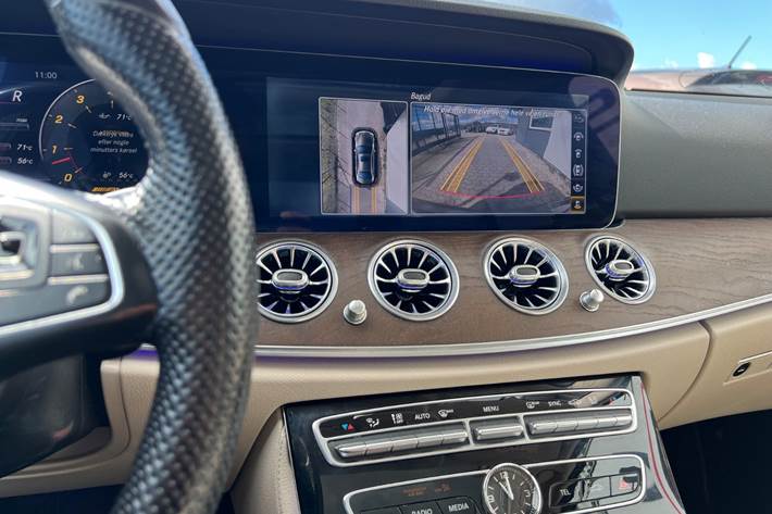 Grå Mercedes E350 fra 2017