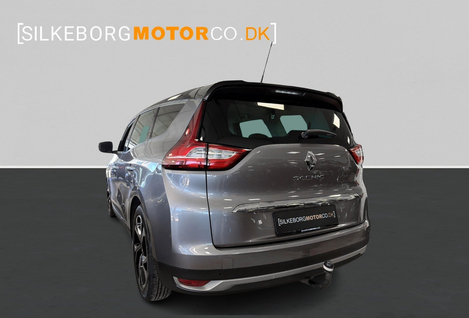 Grå Renault Grand Scenic IV fra 2018