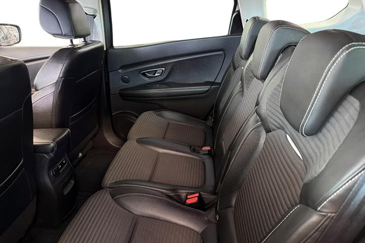 Grå Renault Grand Scenic IV fra 2018
