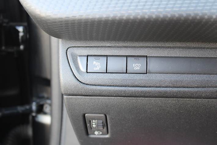 Sort Peugeot 208 fra 2019