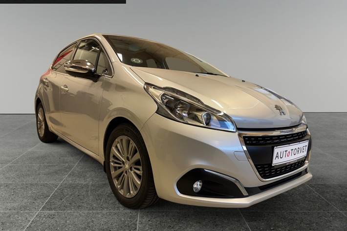 Sølv Peugeot 208 fra 2017