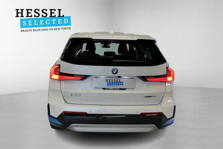 Hvid BMW iX1 fra 2023