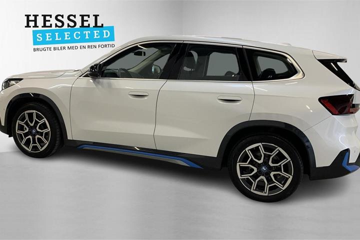 Hvid BMW iX1 fra 2023