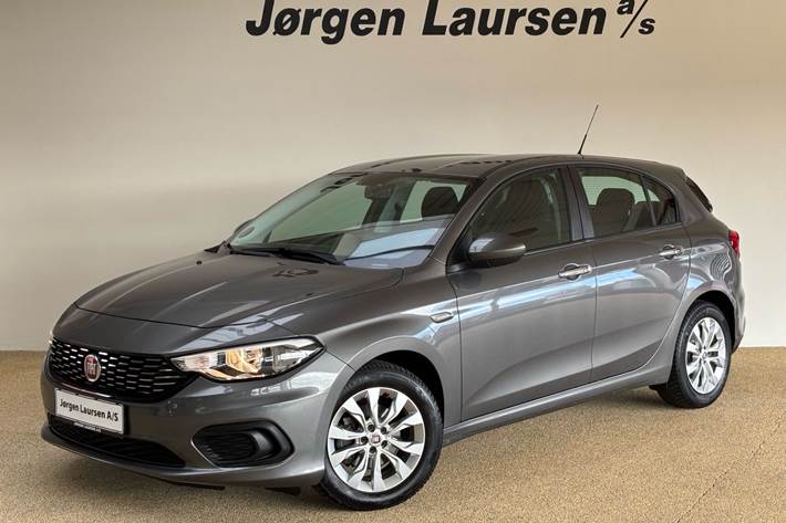 Sort Fiat Tipo fra 2019