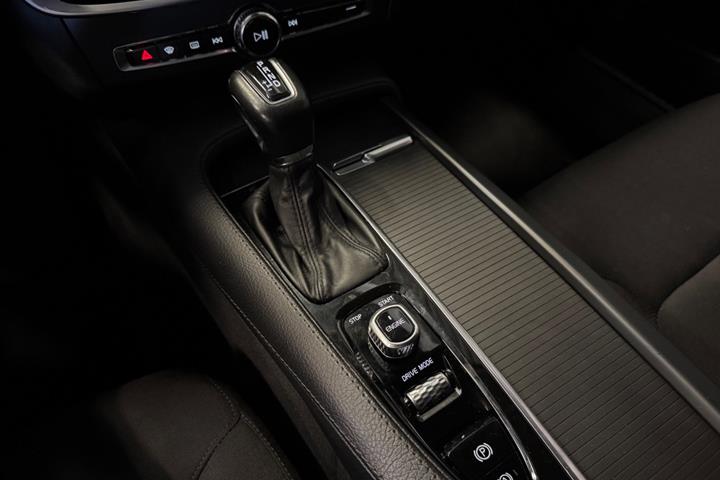 Grå Volvo V90 fra 2017