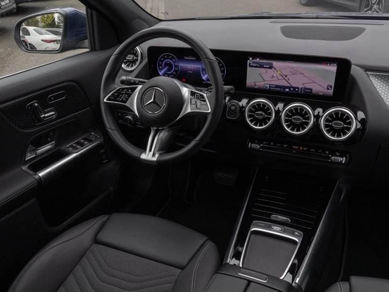Mercedes EQA250
