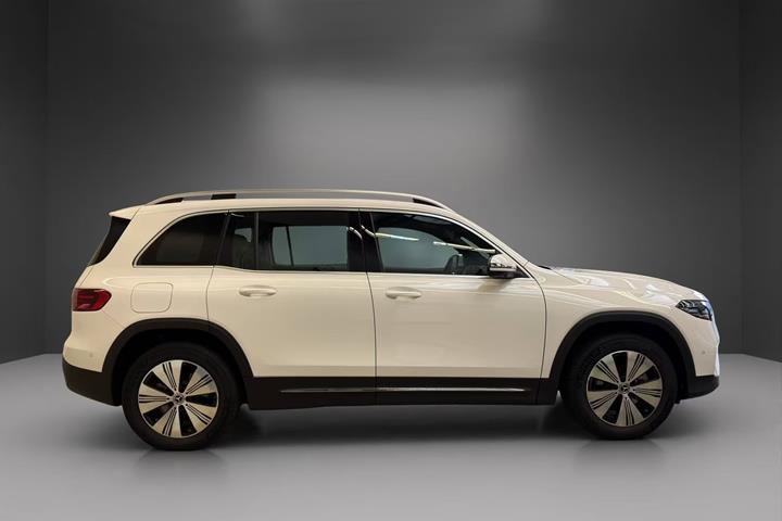 undefined Mercedes EQB300 fra 2024
