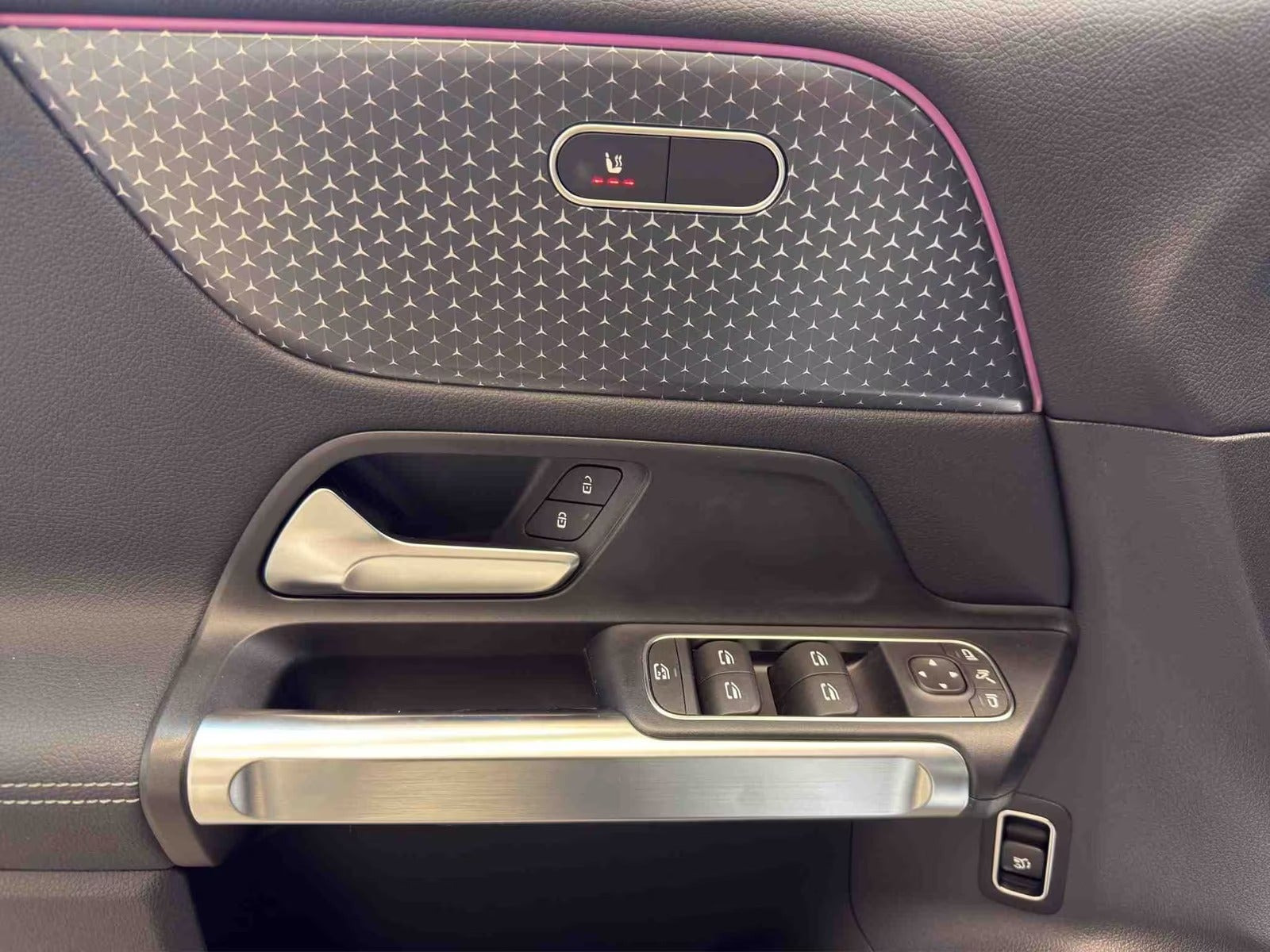undefined Mercedes EQB300 fra 2024