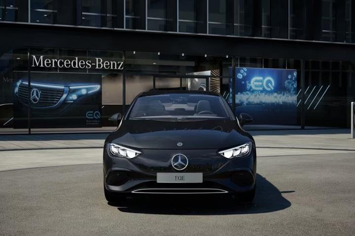 undefined Mercedes EQE300 fra 2025