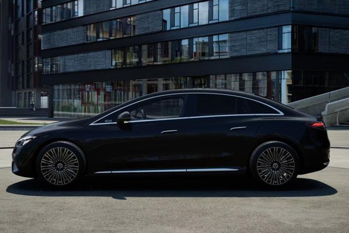 undefined Mercedes EQE300 fra 2025