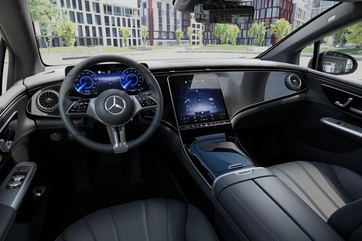 undefined Mercedes EQE300 fra 2025