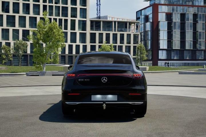 undefined Mercedes EQE300 fra 2025