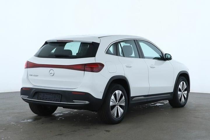 Hvid Mercedes EQA250 fra 2024
