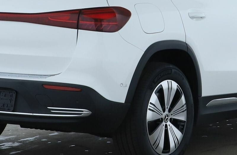 Hvid Mercedes EQA250 fra 2024
