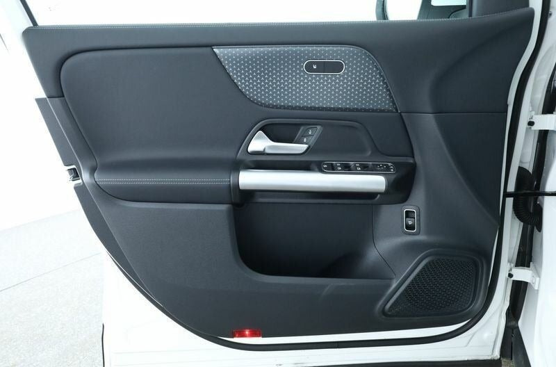 Hvid Mercedes EQA250 fra 2024