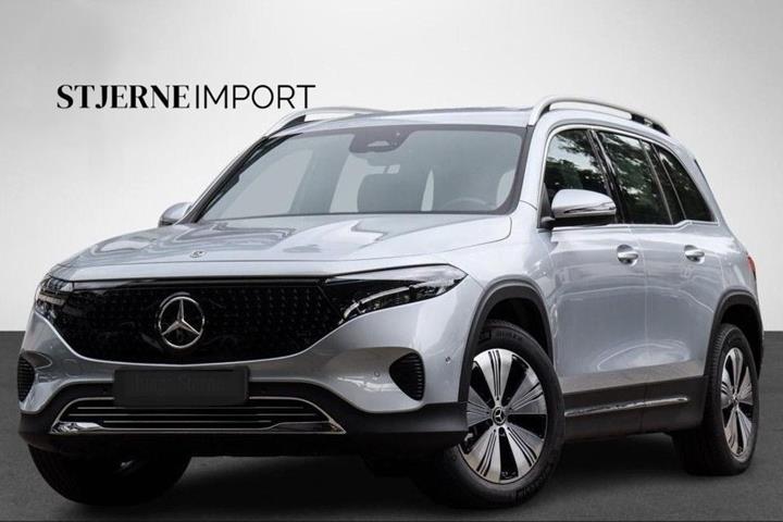Sølv Mercedes EQB300 fra 2024 set udefra