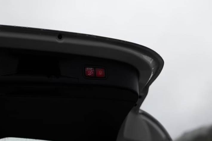 Hvid Mercedes EQA300 fra 2024
