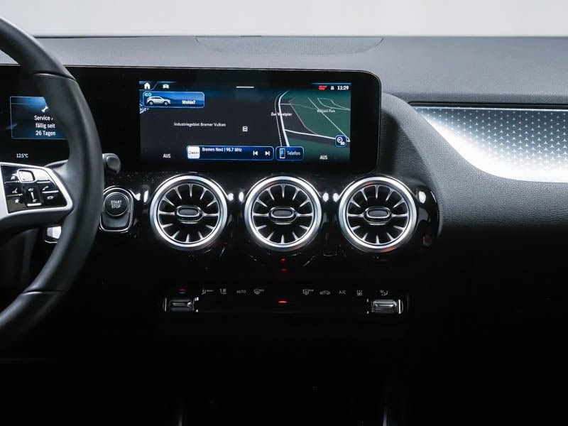 Grå Mercedes EQA250+ fra 2025