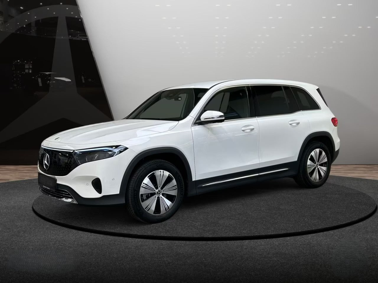 Gul Mercedes EQB250+ fra 2025