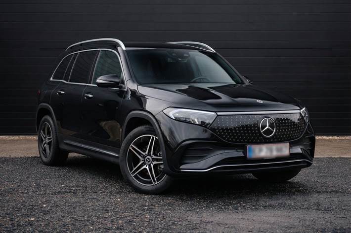 Sort Mercedes EQB250+ fra 2024