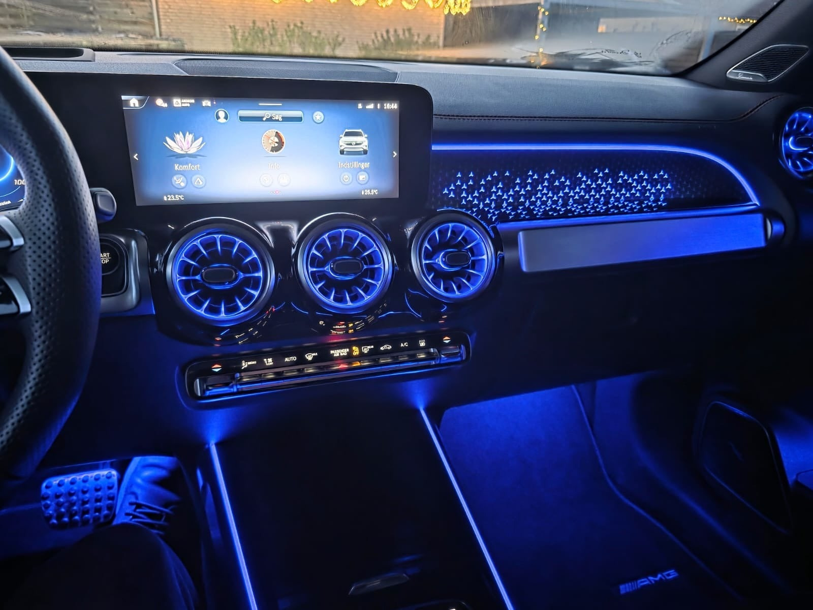 Sort Mercedes EQB250+ fra 2024