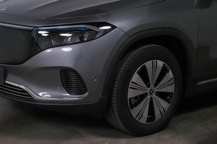 Hvid Mercedes EQA250+ fra 2025