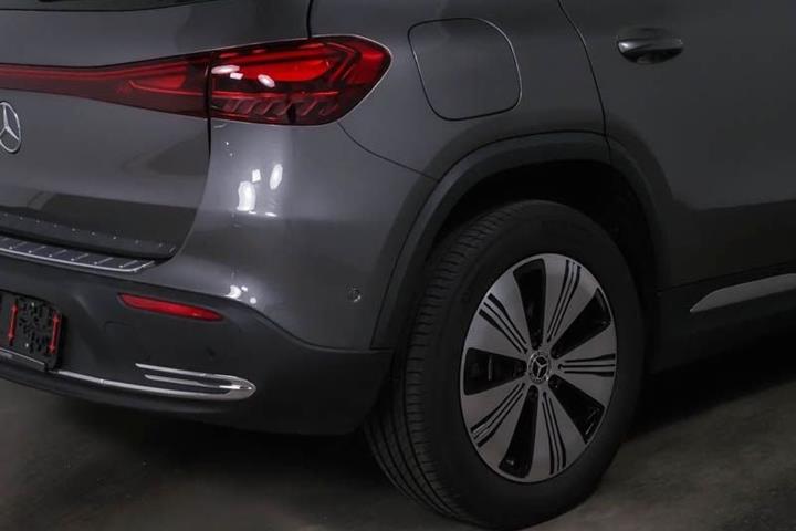 Hvid Mercedes EQA250+ fra 2025