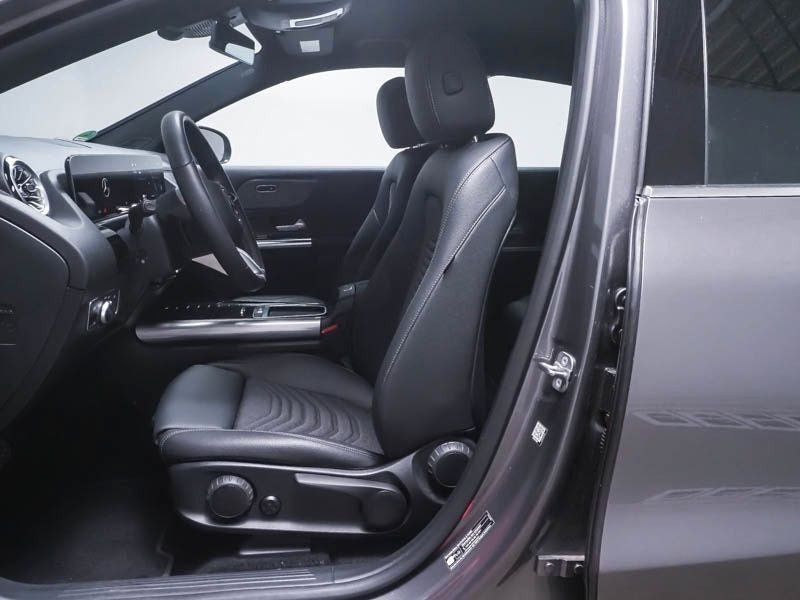 Hvid Mercedes EQA250+ fra 2025