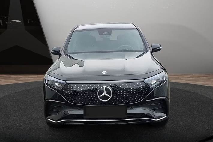 Sort Mercedes EQB250+ fra 2024