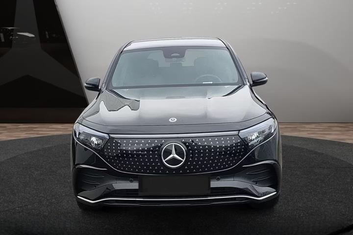 Sort Mercedes EQB250+ fra 2024