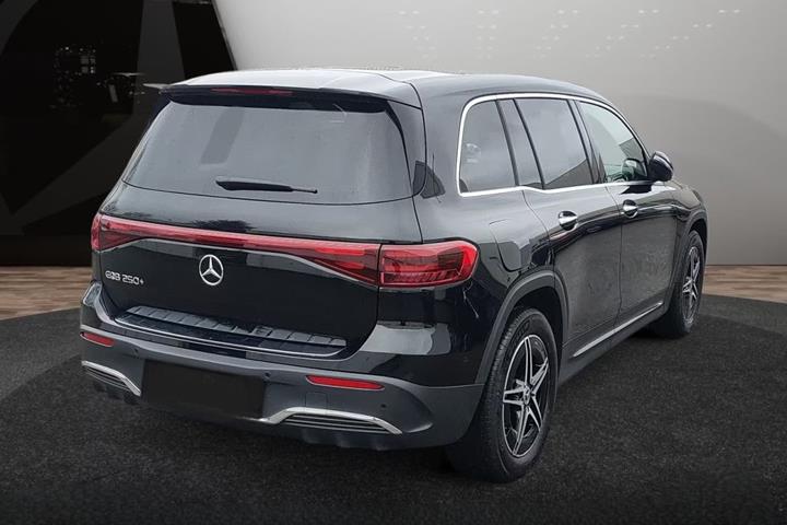 Sort Mercedes EQB250+ fra 2024