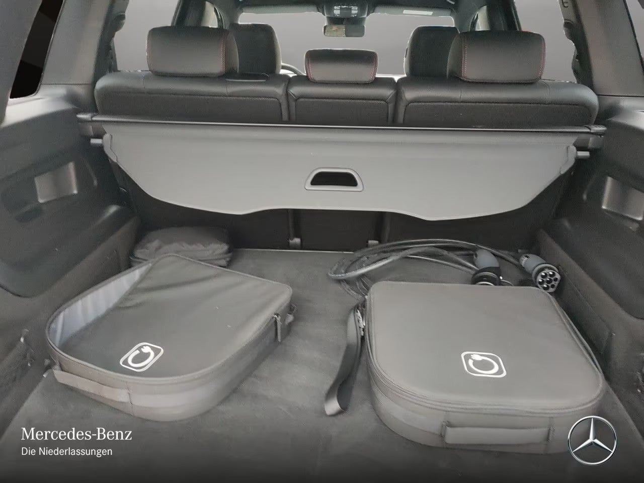 Sort Mercedes EQB250+ fra 2024