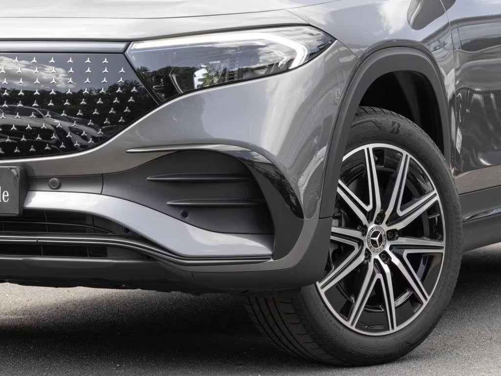 Hvid Mercedes EQB300 fra 2024