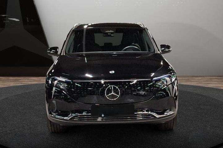 Sort Mercedes EQA300 fra 2024
