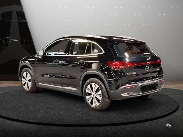 Sort Mercedes EQA300 fra 2024