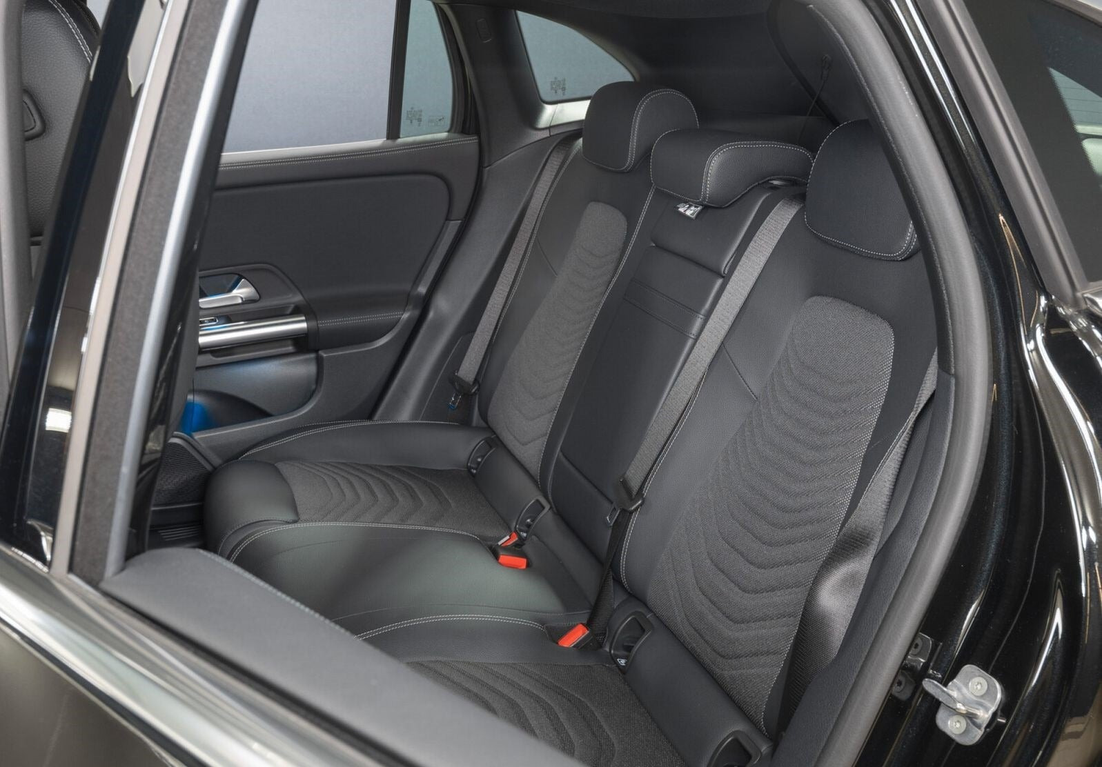 Sort Mercedes EQA250 fra 2023