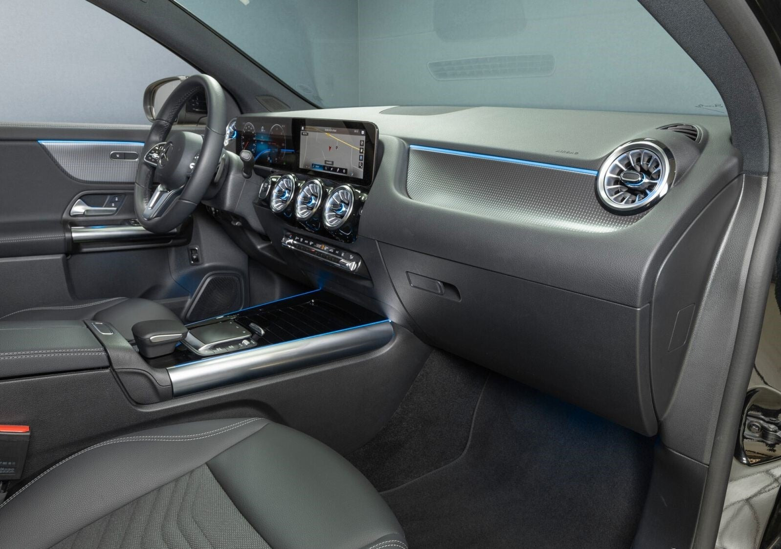 Sort Mercedes EQA250 fra 2023