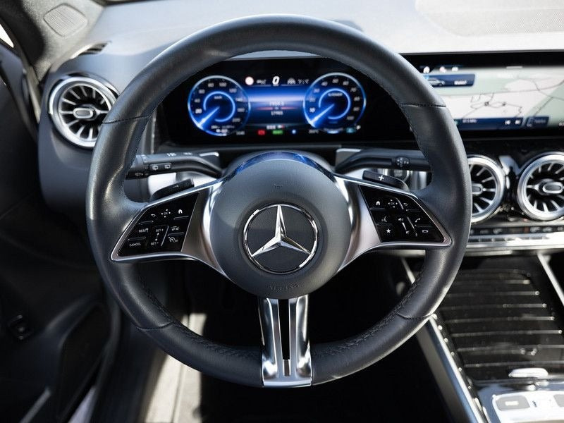 Sort Mercedes EQB250+ fra 2025