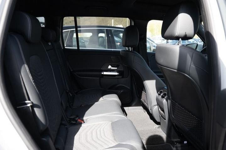 Sort Mercedes EQB250+ fra 2025