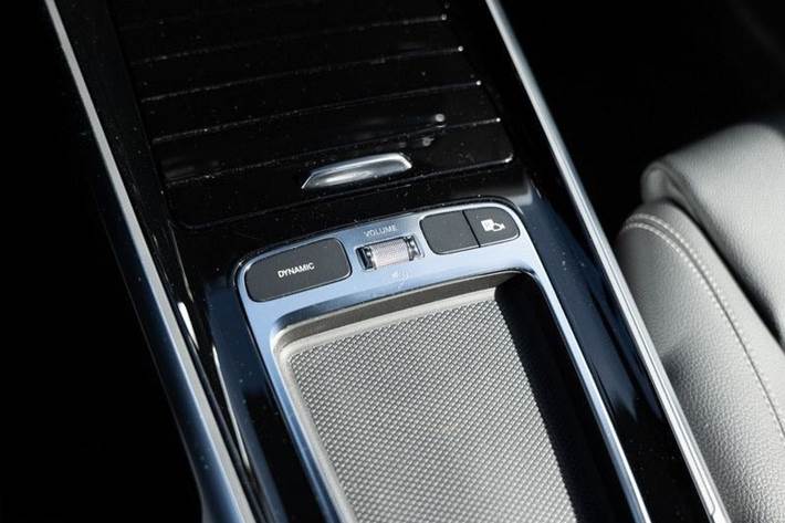 Sort Mercedes EQB250+ fra 2025